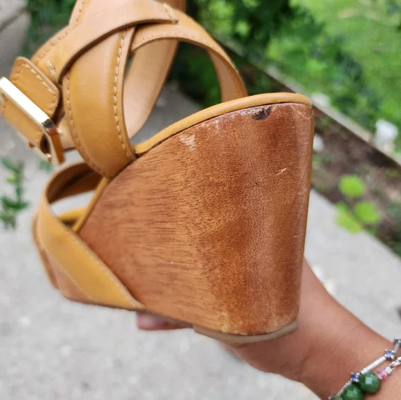 Tory BurchTory Burch Brown Leather Almita Wedge Sandals size 6 1/2 - Picture 3 of 11